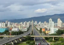 viaduto em Poá
