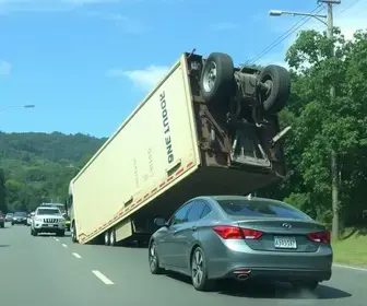 acidente com carreta em Suzano